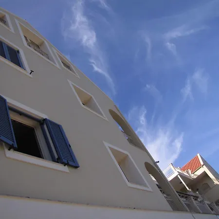 Hotel Almyra