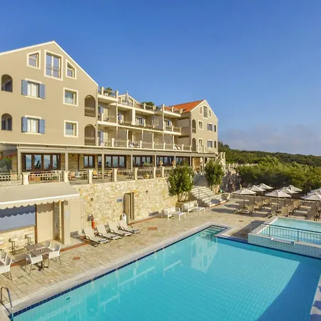 Almyra 4*
