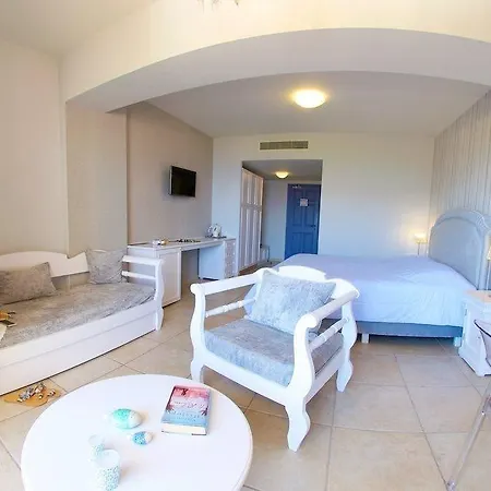 Almyra Hotell