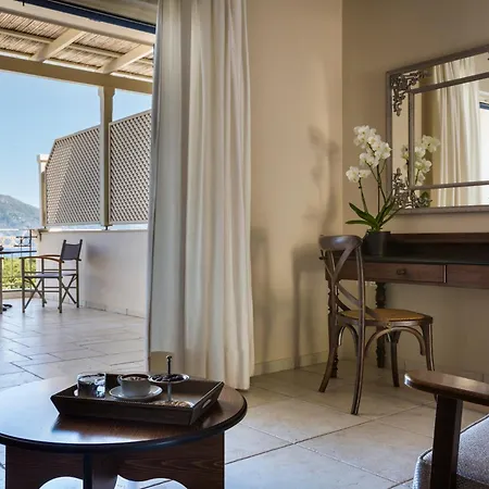 Almyra Hotell 4*