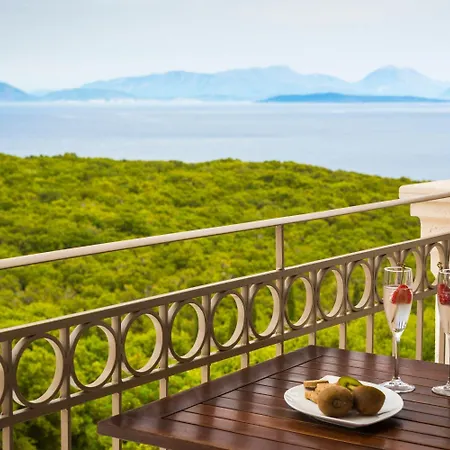 Almyra Hotel 4*